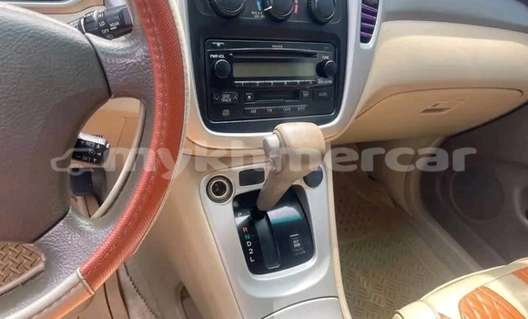 Buy Used Toyota Highlander White Car in Moung Ruessei in Battambang Province Buy Used Toyota Highlander White Car in Moung Ruessei in Battambang Province