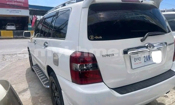 Buy Used Toyota Highlander White Car in Moung Ruessei in Battambang Province Buy Used Toyota Highlander White Car in Moung Ruessei in Battambang Province