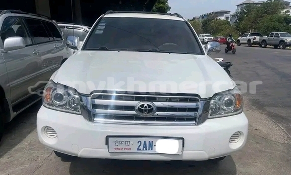 Buy Used Toyota Highlander White Car in Moung Ruessei in Battambang Province Buy Used Toyota Highlander White Car in Moung Ruessei in Battambang Province