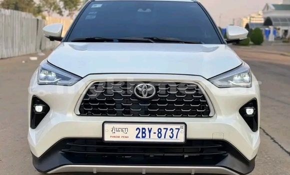 Buy Used Toyota RAV4 White Car in Kep in Kep Province Buy Used Toyota RAV4 White Car in Kep in Kep Province