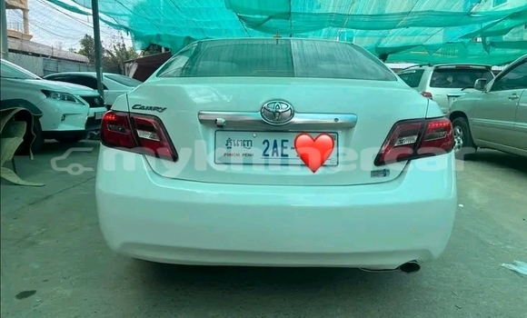 Buy Used Toyota Camry White Car in Oudong in Kampong Speu Province Buy Used Toyota Camry White Car in Oudong in Kampong Speu Province