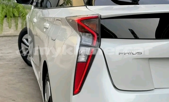 Buy Used Toyota Prius c White Car in Chbar Mon in Kampong Speu Province Buy Used Toyota Prius c White Car in Chbar Mon in Kampong Speu Province