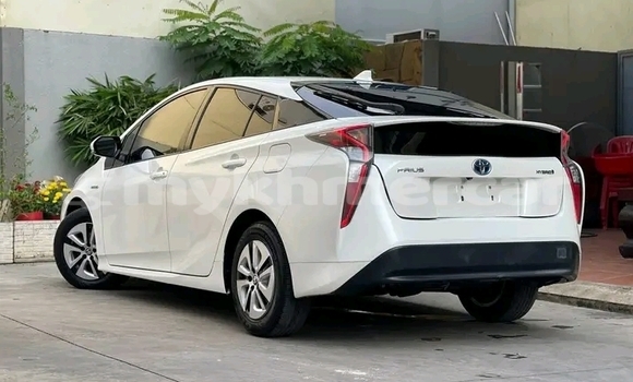 Buy Used Toyota Prius c White Car in Chbar Mon in Kampong Speu Province Buy Used Toyota Prius c White Car in Chbar Mon in Kampong Speu Province