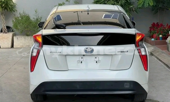 Buy Used Toyota Prius c White Car in Chbar Mon in Kampong Speu Province Buy Used Toyota Prius c White Car in Chbar Mon in Kampong Speu Province
