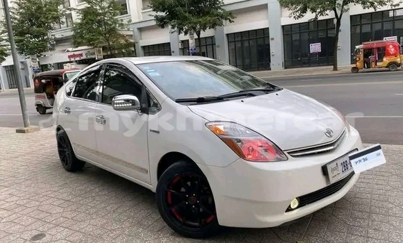 ទិញ បានប្រើ Toyota Prius White ឡាន} ក្នុង Phanomsok ក្នុង Oddar Meanchey Province ទិញ បានប្រើ Toyota Prius White ឡាន} ក្នុង Phanomsok ក្នុង Oddar Meanchey Province