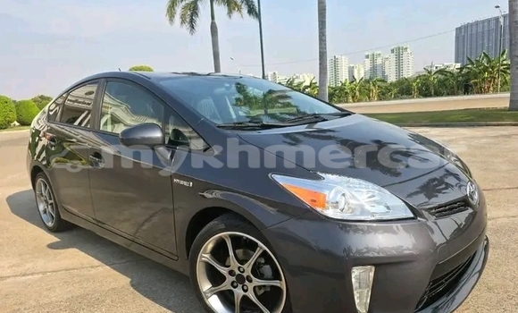 Buy Used Toyota Prius Black Car in Chbar Mon in Kampong Speu Province Buy Used Toyota Prius Black Car in Chbar Mon in Kampong Speu Province