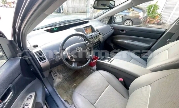Buy Used Toyota Prius Black Car in Chbar Mon in Kampong Speu Province Buy Used Toyota Prius Black Car in Chbar Mon in Kampong Speu Province