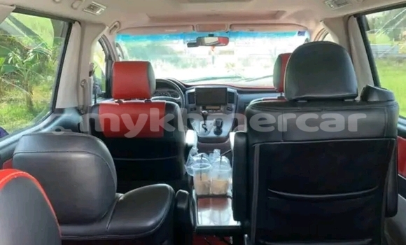 Buy Used Toyota Alphard White Car in Chbar Mon in Kampong Speu Province Buy Used Toyota Alphard White Car in Chbar Mon in Kampong Speu Province