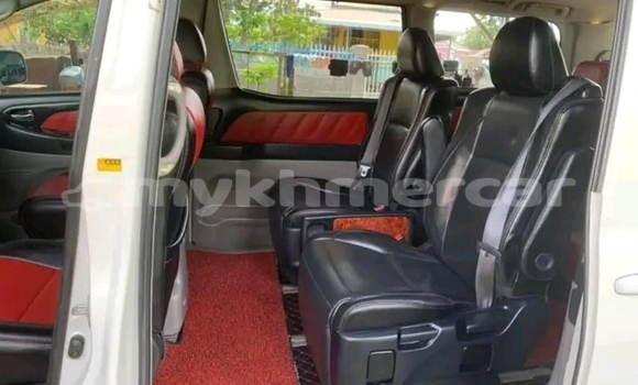 Buy Used Toyota Alphard White Car in Chbar Mon in Kampong Speu Province Buy Used Toyota Alphard White Car in Chbar Mon in Kampong Speu Province