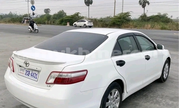 Buy Used Toyota Camry White Car in Chbar Mon in Kampong Speu Province Buy Used Toyota Camry White Car in Chbar Mon in Kampong Speu Province
