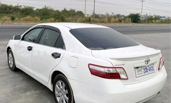 Buy Used Toyota Camry White Car in Chbar Mon in Kampong Speu Province Buy Used Toyota Camry White Car in Chbar Mon in Kampong Speu Province