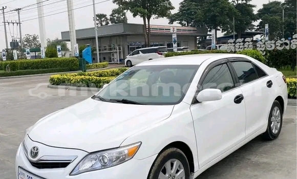 Buy Used Toyota Camry White Car in Chbar Mon in Kampong Speu Province Buy Used Toyota Camry White Car in Chbar Mon in Kampong Speu Province