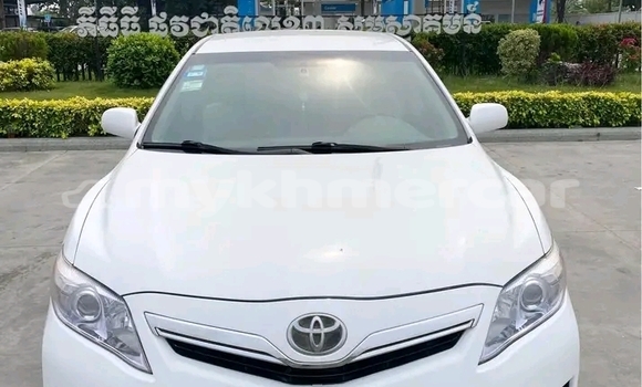 Buy Used Toyota Camry White Car in Chbar Mon in Kampong Speu Province Buy Used Toyota Camry White Car in Chbar Mon in Kampong Speu Province