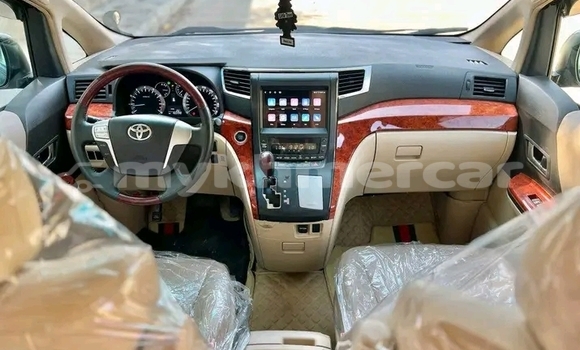 Buy Used Toyota Alphard Black Car in Chbar Mon in Kampong Speu Province Buy Used Toyota Alphard Black Car in Chbar Mon in Kampong Speu Province