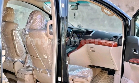 Buy Used Toyota Alphard Black Car in Chbar Mon in Kampong Speu Province Buy Used Toyota Alphard Black Car in Chbar Mon in Kampong Speu Province