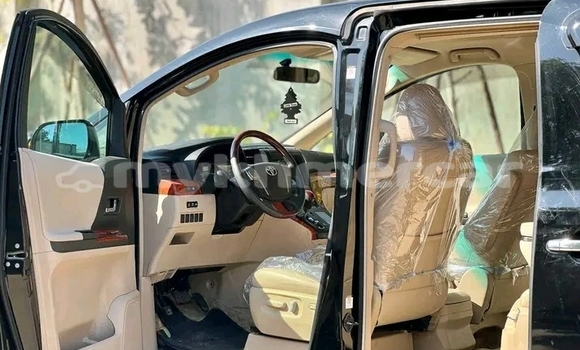 Buy Used Toyota Alphard Black Car in Chbar Mon in Kampong Speu Province Buy Used Toyota Alphard Black Car in Chbar Mon in Kampong Speu Province