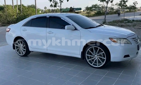 Buy Used Toyota Camry White Car in Chbar Mon in Kampong Speu Province Buy Used Toyota Camry White Car in Chbar Mon in Kampong Speu Province