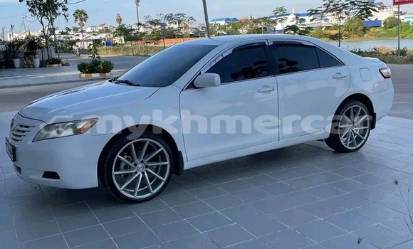 Buy Used Toyota Camry White Car in Chbar Mon in Kampong Speu Province Buy Used Toyota Camry White Car in Chbar Mon in Kampong Speu Province