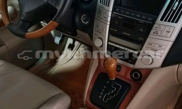 Buy Used Lexus RX 330 White Car in Chbar Mon in Kampong Speu Province Buy Used Lexus RX 330 White Car in Chbar Mon in Kampong Speu Province