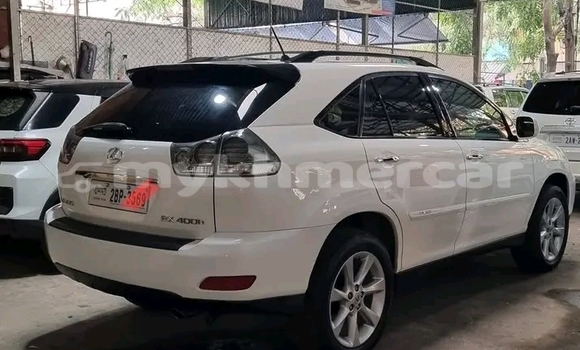 Buy Used Lexus RX 330 White Car in Chbar Mon in Kampong Speu Province Buy Used Lexus RX 330 White Car in Chbar Mon in Kampong Speu Province