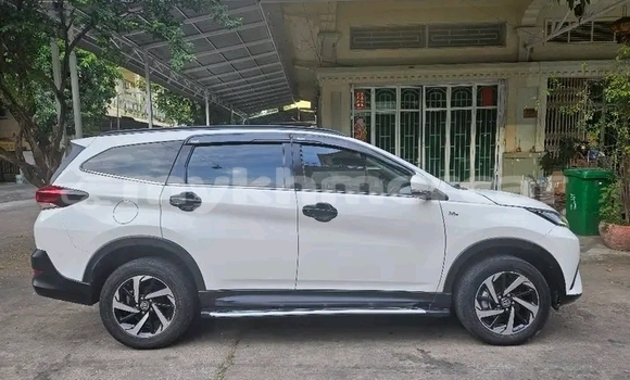 Buy Used Toyota Rush White Car in Khemarak Phoumin in Koh Kong Province Buy Used Toyota Rush White Car in Khemarak Phoumin in Koh Kong Province