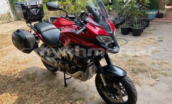 Acheter Occasion Moto Honda VFR Rouge à Siem Reap, Siem Reap Province Acheter Occasion Moto Honda VFR Rouge à Siem Reap, Siem Reap Province