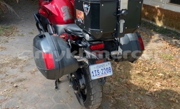 Acheter Occasion Moto Honda VFR Rouge à Siem Reap, Siem Reap Province Acheter Occasion Moto Honda VFR Rouge à Siem Reap, Siem Reap Province