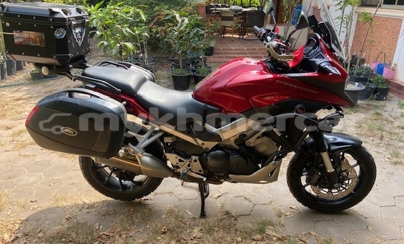 Acheter Occasion Moto Honda VFR Rouge à Siem Reap, Siem Reap Province Acheter Occasion Moto Honda VFR Rouge à Siem Reap, Siem Reap Province