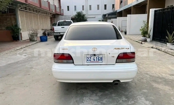 Buy Used Toyota Avalon White Car in Chbar Mon in Kampong Speu Province Buy Used Toyota Avalon White Car in Chbar Mon in Kampong Speu Province