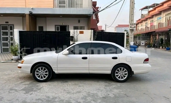 Buy Used Toyota Avalon White Car in Chbar Mon in Kampong Speu Province Buy Used Toyota Avalon White Car in Chbar Mon in Kampong Speu Province