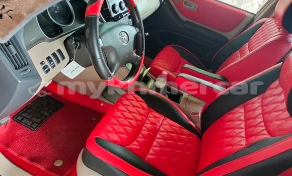 Buy Used Toyota Highlander Red Car in Koulen in Preah Vihear Province Buy Used Toyota Highlander Red Car in Koulen in Preah Vihear Province