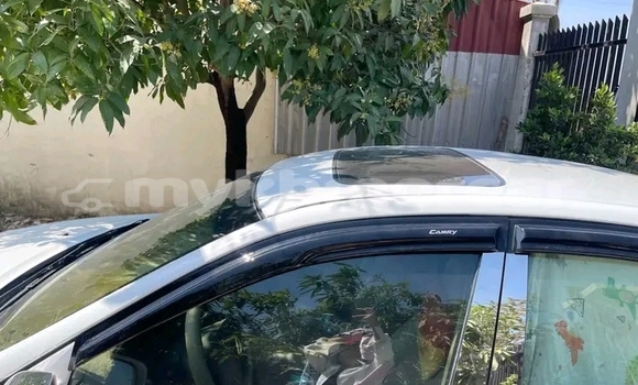 Buy Used Jeep Liberty White Car in Chbar Mon in Kampong Speu Province Buy Used Jeep Liberty White Car in Chbar Mon in Kampong Speu Province