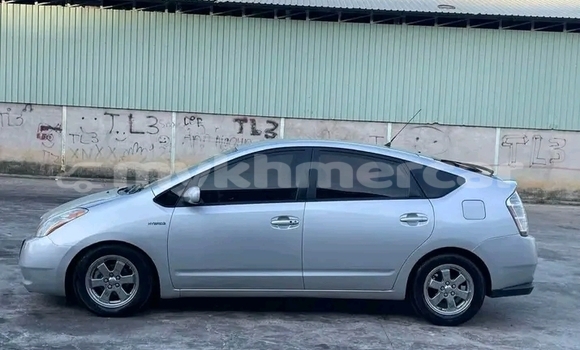 Buy Used Toyota Prius Other Car in Chbar Mon in Kampong Speu Province Buy Used Toyota Prius Other Car in Chbar Mon in Kampong Speu Province