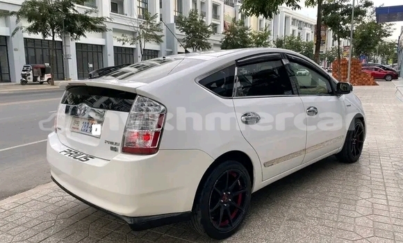 Buy Used Toyota Prius White Car in Chbar Mon in Kampong Speu Province Buy Used Toyota Prius White Car in Chbar Mon in Kampong Speu Province
