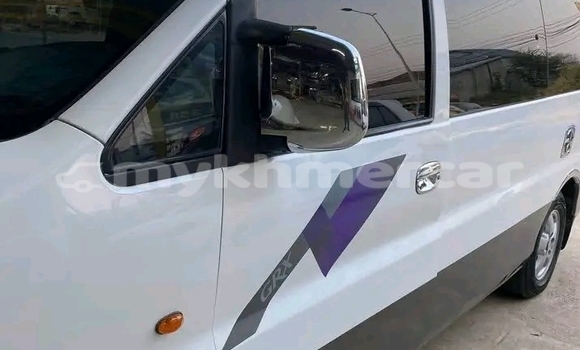 Buy Used Smart ForFour White Car in Khŭm Sráng in Kampong Speu Province Buy Used Smart ForFour White Car in Khŭm Sráng in Kampong Speu Province