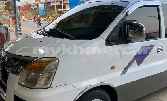 Buy Used Smart ForFour White Car in Khŭm Sráng in Kampong Speu Province Buy Used Smart ForFour White Car in Khŭm Sráng in Kampong Speu Province