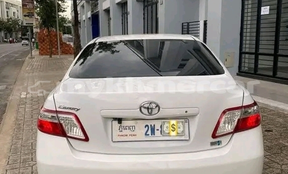 Buy Used Toyota Camry White Car in Chbar Mon in Kampong Speu Province Buy Used Toyota Camry White Car in Chbar Mon in Kampong Speu Province