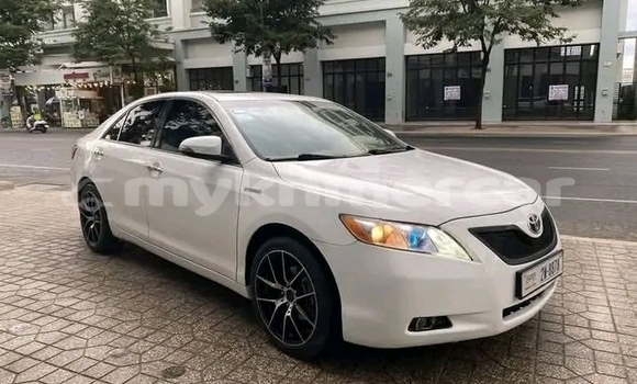 Buy Used Toyota Camry White Car in Chbar Mon in Kampong Speu Province Buy Used Toyota Camry White Car in Chbar Mon in Kampong Speu Province