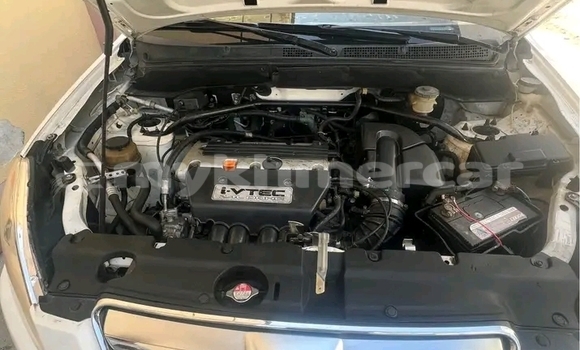 Buy Used Honda CR–V White Car in Chbar Mon in Kampong Speu Province Buy Used Honda CR–V White Car in Chbar Mon in Kampong Speu Province