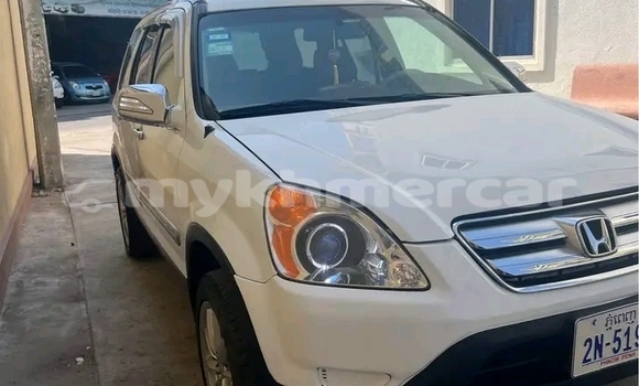 Buy Used Honda CR–V White Car in Chbar Mon in Kampong Speu Province Buy Used Honda CR–V White Car in Chbar Mon in Kampong Speu Province