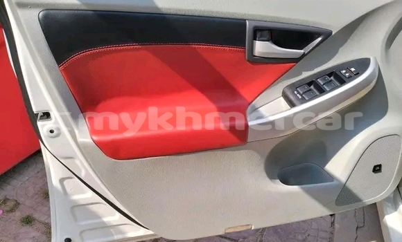 Buy Used Toyota Prius White Car in Cheom Ksan in Preah Vihear Province Buy Used Toyota Prius White Car in Cheom Ksan in Preah Vihear Province
