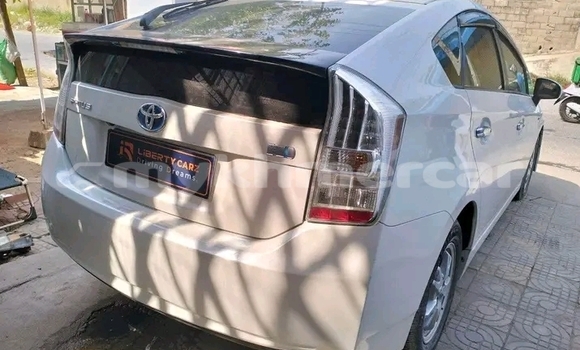 Buy Used Toyota Prius White Car in Cheom Ksan in Preah Vihear Province Buy Used Toyota Prius White Car in Cheom Ksan in Preah Vihear Province