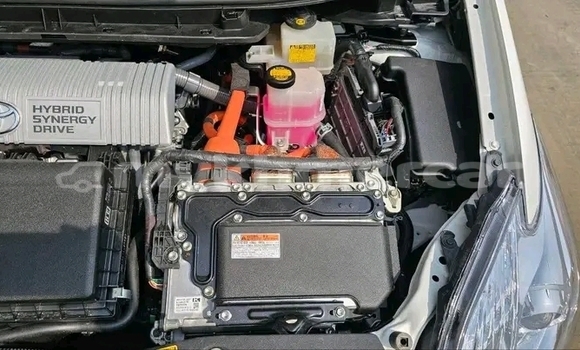 Buy Used Toyota Prius White Car in Chbar Mon in Kampong Speu Province Buy Used Toyota Prius White Car in Chbar Mon in Kampong Speu Province