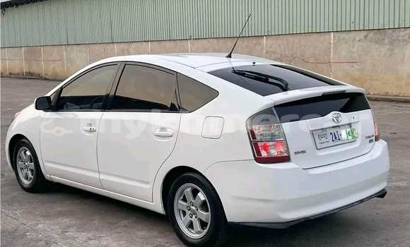 Buy Used Toyota Prius White Car in Chbar Mon in Kampong Speu Province Buy Used Toyota Prius White Car in Chbar Mon in Kampong Speu Province
