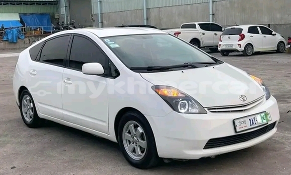 Buy Used Toyota Prius White Car in Chbar Mon in Kampong Speu Province Buy Used Toyota Prius White Car in Chbar Mon in Kampong Speu Province