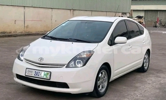 Buy Used Toyota Prius White Car in Chbar Mon in Kampong Speu Province Buy Used Toyota Prius White Car in Chbar Mon in Kampong Speu Province