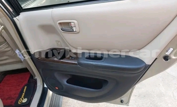 Buy Used Toyota Highlander Other Car in Chbar Mon in Kampong Speu Province Buy Used Toyota Highlander Other Car in Chbar Mon in Kampong Speu Province