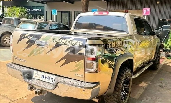 Buy Used Toyota Tundra White Car in Kratié in Kratié Province Buy Used Toyota Tundra White Car in Kratié in Kratié Province