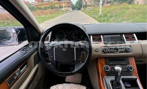 Buy Used Range Rover Range Rover White Car in Chbar Mon in Kampong Speu Province Buy Used Range Rover Range Rover White Car in Chbar Mon in Kampong Speu Province