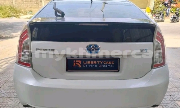 Buy Used Toyota Prius White Car in Kampot in Kampot Province Buy Used Toyota Prius White Car in Kampot in Kampot Province